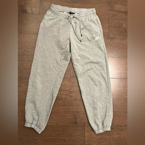 Women’s Nike sweatpants